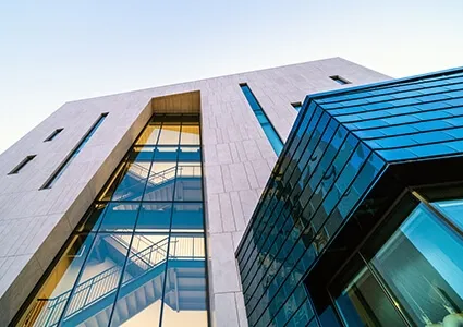 Yeşil Bina Nedir? Sürdürülebilir İnşaatın 5 Avantajı ve Maliyet Analizi